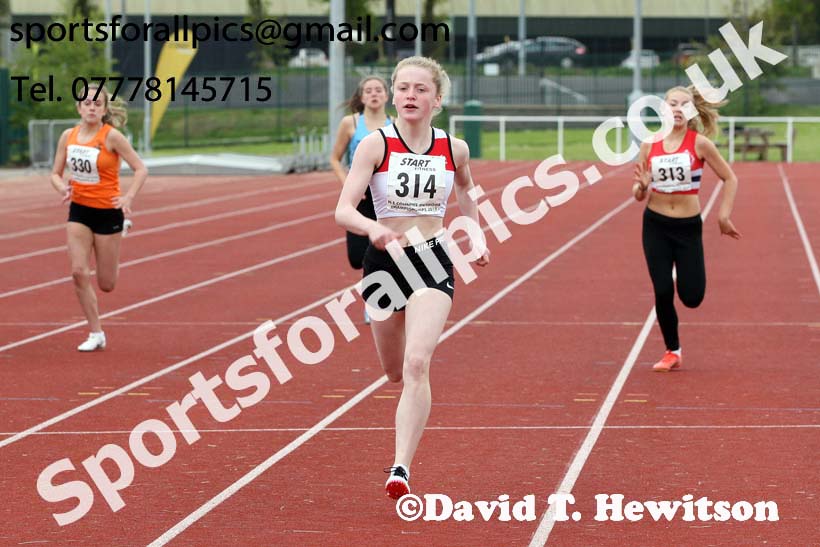 Girls under-15s 200 metres, 2019 North Eastern Track and Field Champs., Middlesbrough. Photo:  David T. Hewitson/Sports for All Pics